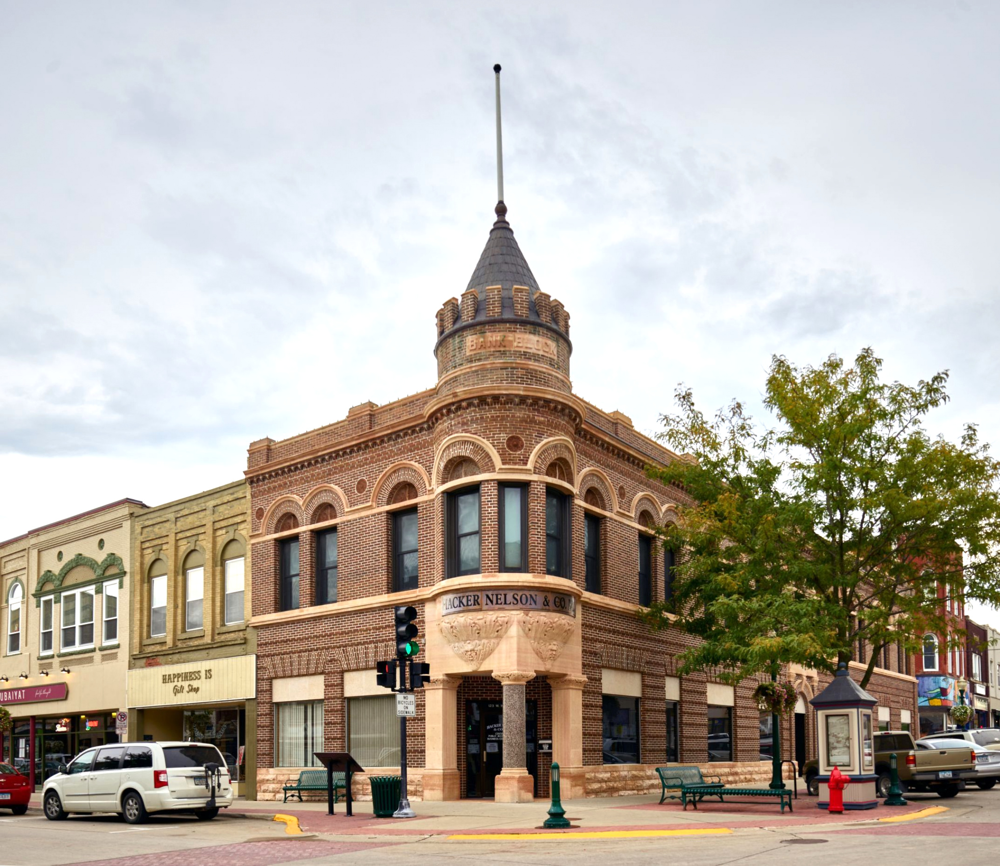 Car Insurance In Winneshiek Ia Dans the Old Bank Block Building On A Corner Of Downtown Decorah, Iowa ...