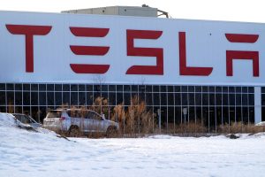 Car Rental software In Buffalo Ne Dans U.s. Investigates 416,000 Tesla Vehicles Over Unexpected Braking ...
