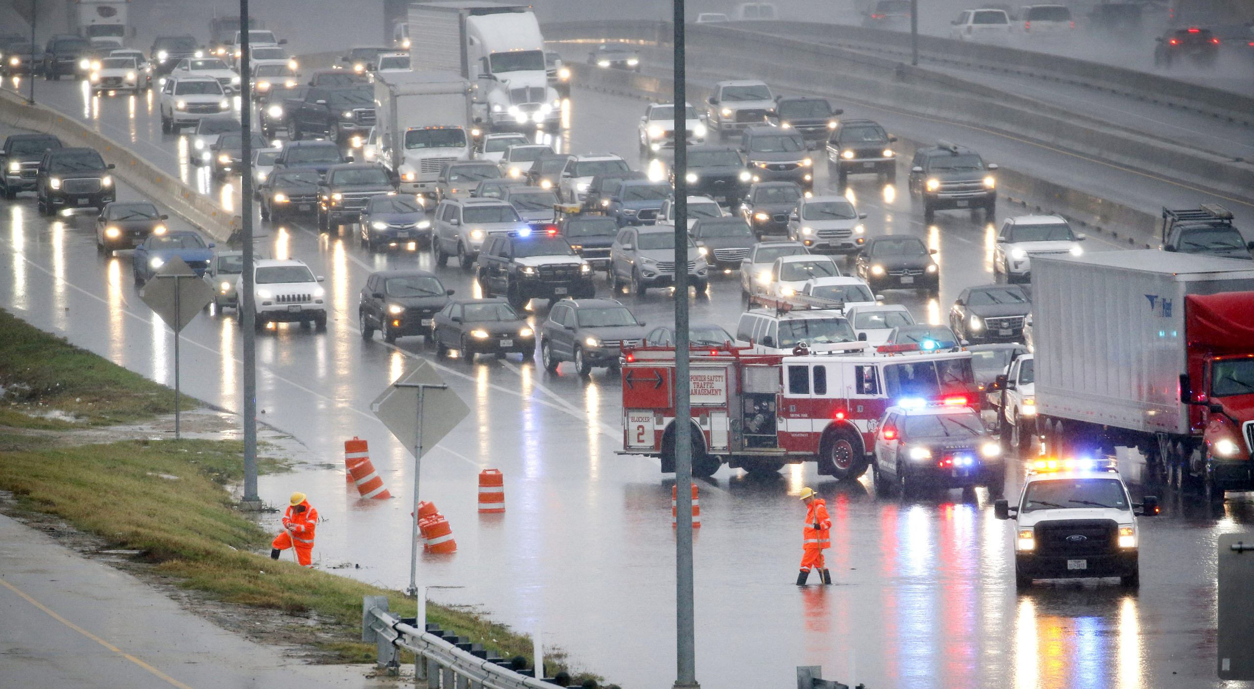 Rains Tx Car Accident Lawyer Dans Heavy Rains Snarl Traffic, Cause Flooding as Cold Front Pushes ...