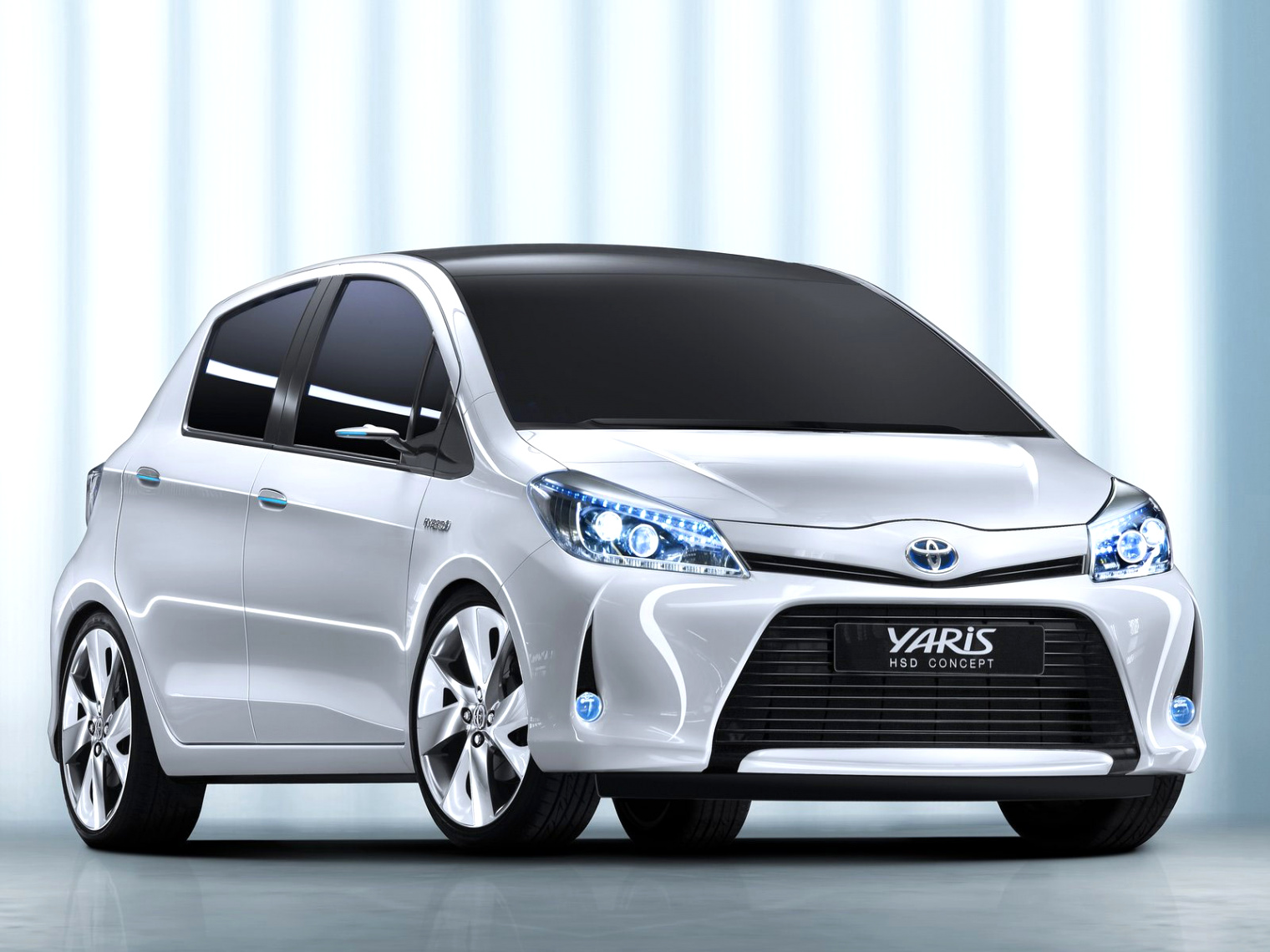 Car Accident Lawyer In Bronx Dans toyota Yaris Hsd Concept Photos 2011 Car Accident Lawyer