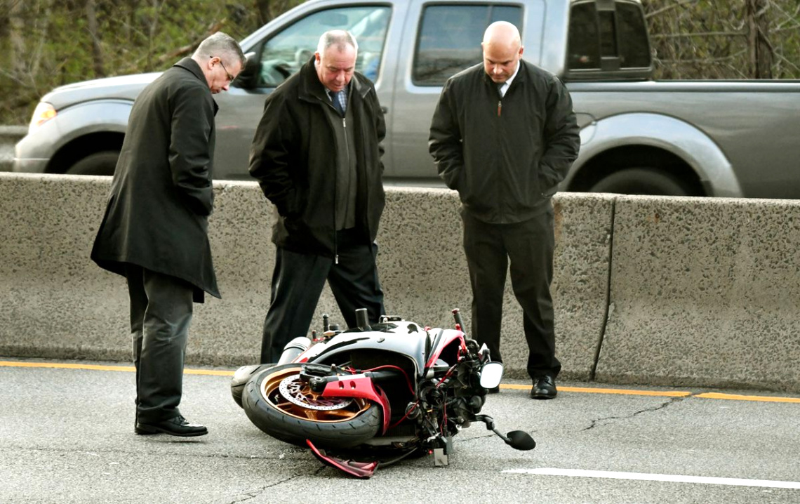 Motorcycle Accident Lawyer Nyc Dans Nypd Highway Cop S In Motorcycle Crash On His Way to Work New York