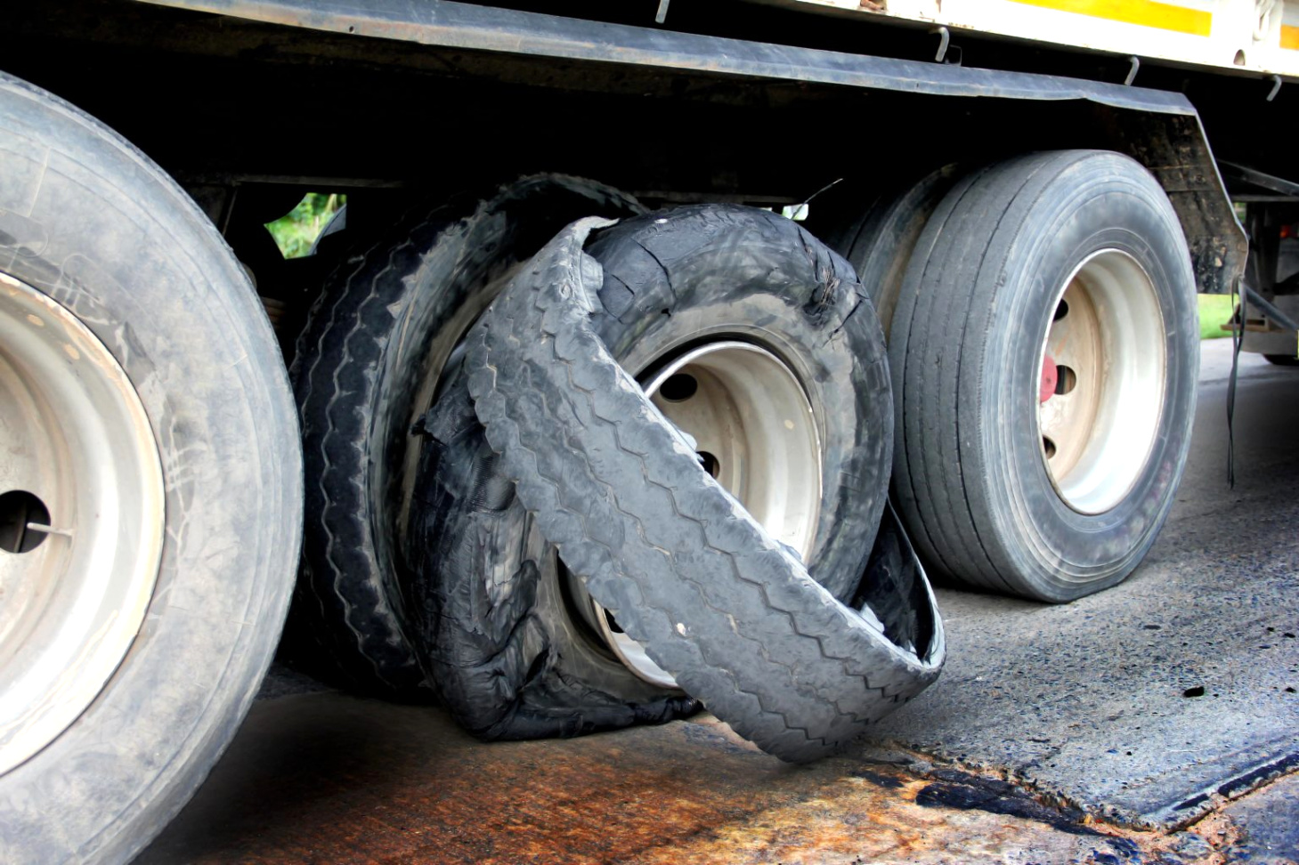 Slip and Fall Lawyer Houston Dans Houston Truck Tire Blowout Accident Lawyer